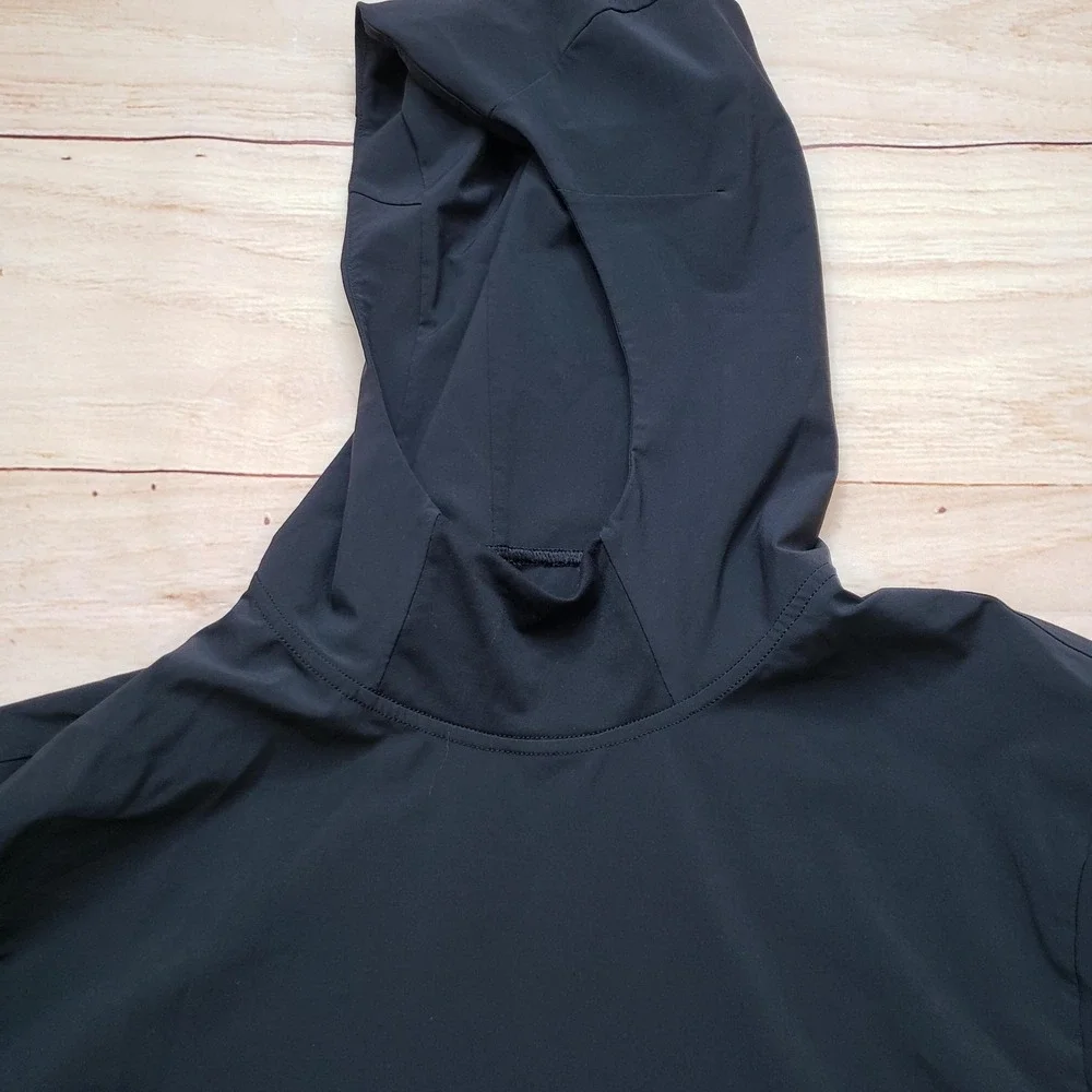 Lululemon Hoodie Womens M Black Pullover Lightweight Stretch‎ Hooded Reflective